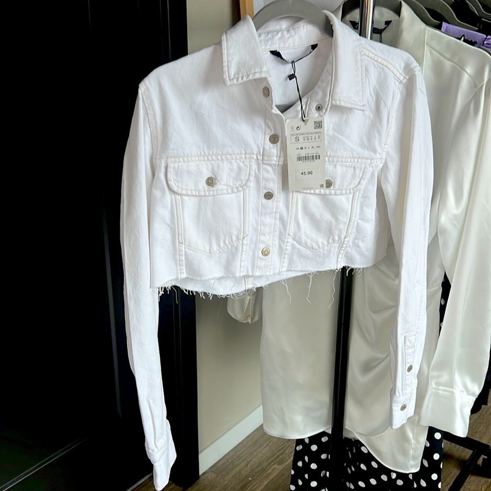 New with tags! Zara Cropped Denim Shirt Oyster White Size S Ref 8197/177